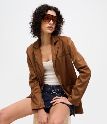 Blazer em Suede com Bolsos e Gola Estruturada