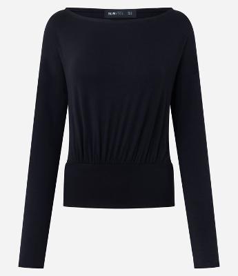 Blusa Regular em Viscose com Decote Canoa