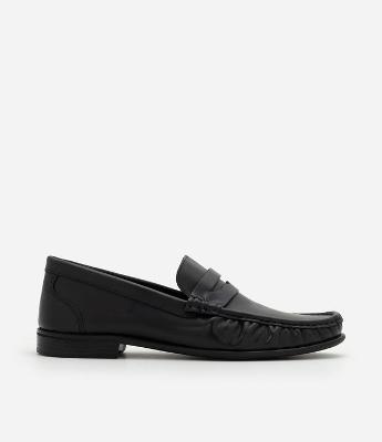Sapato de Couro Liso Modelo Mocassim