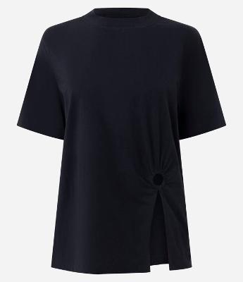 Camiseta em Algodão com Aviamento e Fenda na Lateral