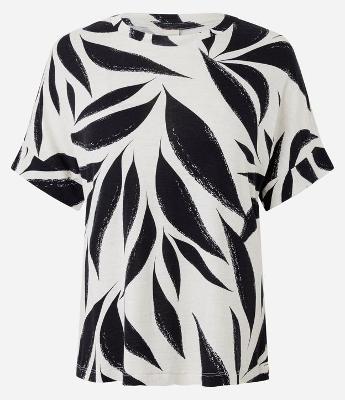 Blusa em Viscose com Estampa de Folhagem
