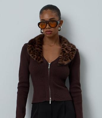 Cardigan em Tricô com Gola Animal Print Removível e Zíper