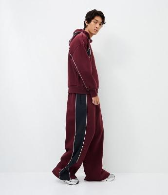 Calça de Moletom com Felpa e Painéis