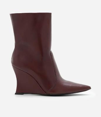 Bota Cano Curto em PU com Salto Anabela
