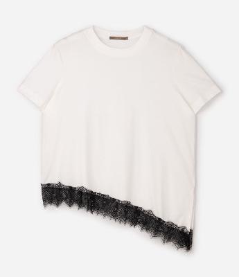 Blusa Manga Curta com Renda Irregular na Barra Curve & Plus Size