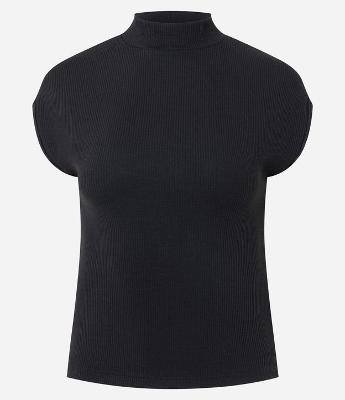 Blusa Média em Tricô com Golinha Alta
