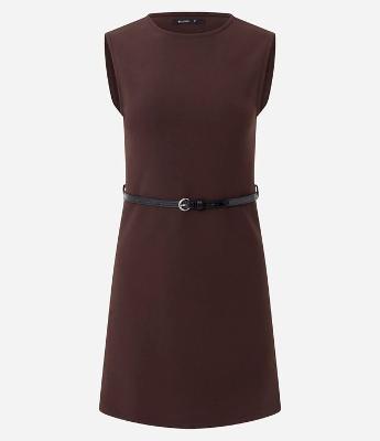 Vestido Evasê Curto em Crepe com Cinto Fino