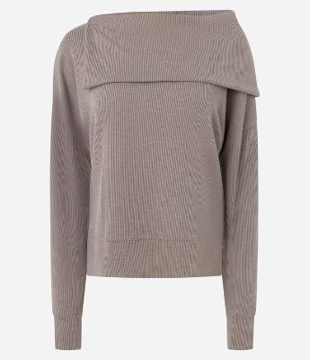 Blusa em Anarruga com Gola Boba