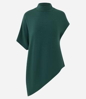 Blusa Assimétrica em Malha com Gola Alta