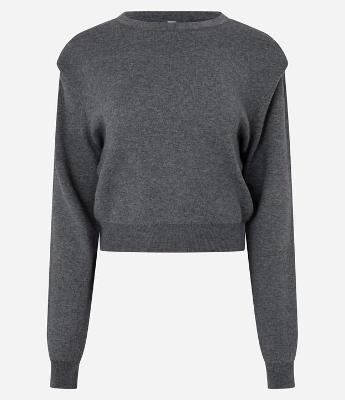 Blusa em Tricô com Gola Redonda e Manga Longa