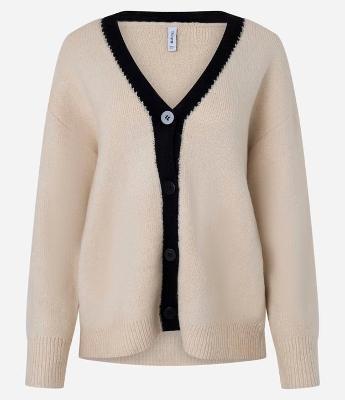 Cardigan Alongado em Tricô Texturizado com Linhas Contrastante e Botões