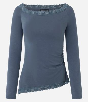 Blusa em Algodão com Decote e Barra Rendados