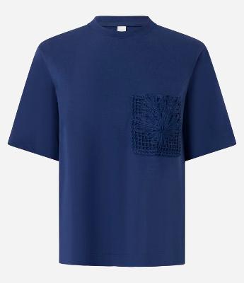 Camiseta em Algodão com Bolso Bordado