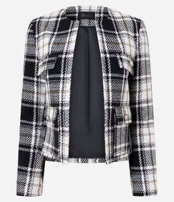 Jaqueta em Tweed com Bolsos e Gola Redonda