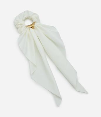 Scrunchie Acetinada com Detalhe Metalizado