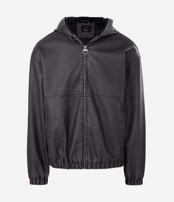 Jaqueta Pesada com Detalhe Embossed nas Costas