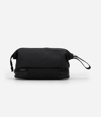Necessaire Trapézio em PU com Alça Larga