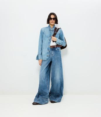 Calça Pantalona em Jeans com Detalhamento Frontal e Cintura Alta
