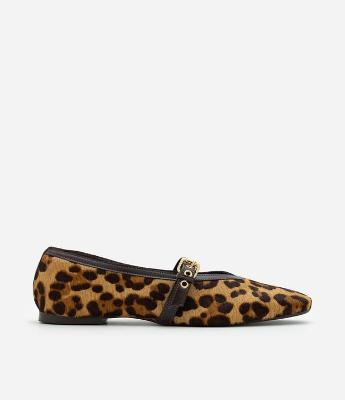Sapatilha Mary Jane em Couro com Estampa Animal Print