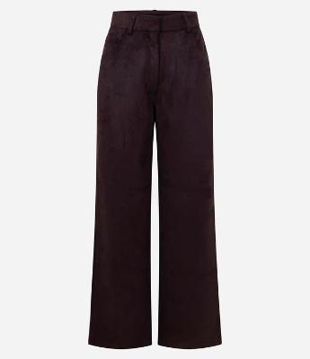 Calça Reta em Suede com Recortes