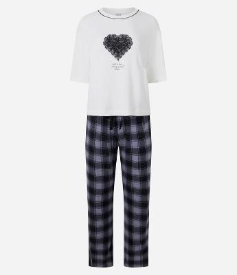 Pijama Longo em Moletinho com Estampa Coração