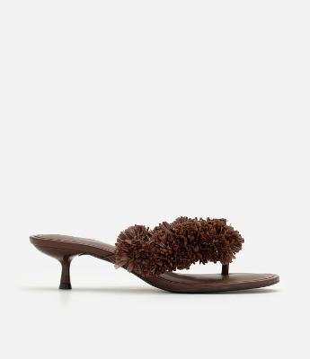 Sandália Mule em PU com Enfeite de Franjas Volumosas