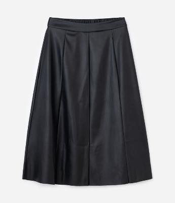 Saia Midi em PU Lisa Modelagem Evasê Curve & Plus Size
