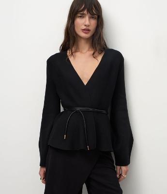 Cardigan em Tricô com Barra Peplum e Cintinho