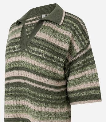 Camiseta Oversized em Tricô Listrado com Gola Polo