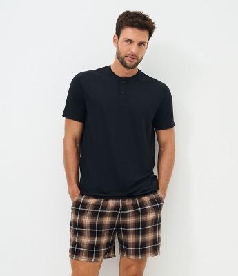 Pijama Curto Henley Manga Curta com Bermuda Xadrez