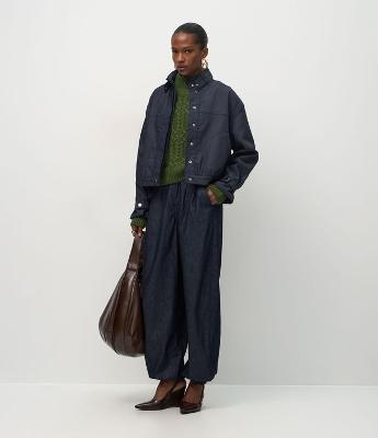 Jaqueta Bomber em Jeans com Bolsos