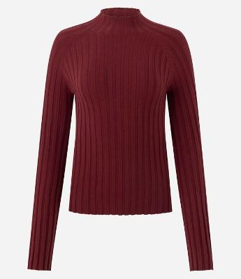 Blusa em Tricô com Gola Alta e Manga Longa
