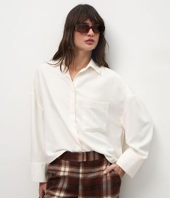 Camisa Over com Bolso Lateral