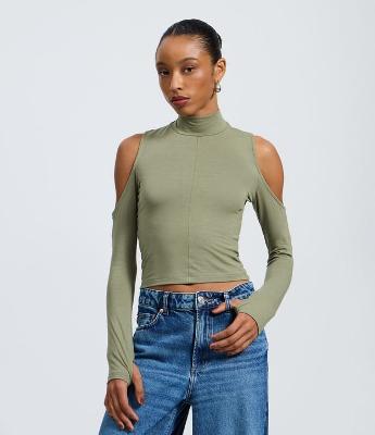 Blusa com Recorte Vazado nos Ombros