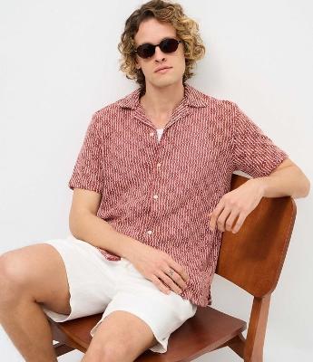 Camisa Estruturada em Crochê com Abotoamento Frontal