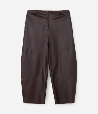 Calça PU Barrel com Recortes e Bolso Faca Curve & Plus Size