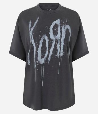 Camiseta com Efeito Desgastado e Estampa da Banda Korn