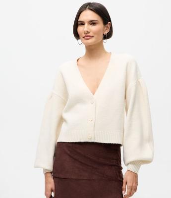 Cardigan Curto em Tricô com Decote V e Botões Frontais
