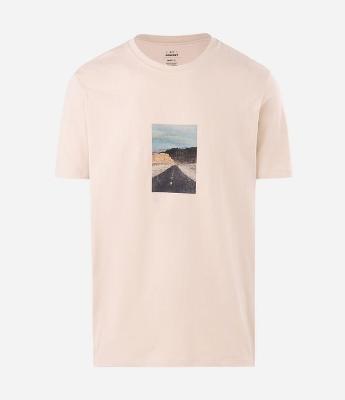 Camiseta Comfort On Distant Roads