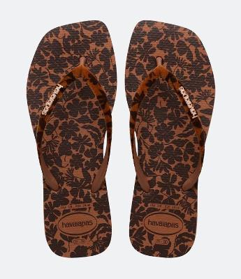 Chinelo Havaianas com Bico Quadrado e Estampa Floral