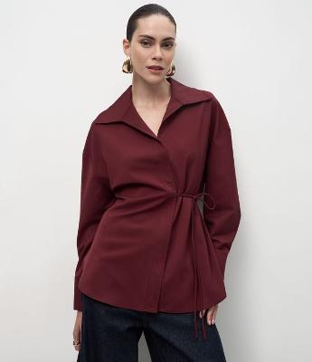Camisa Oversized Alfaiatada com Amarração Transpassada