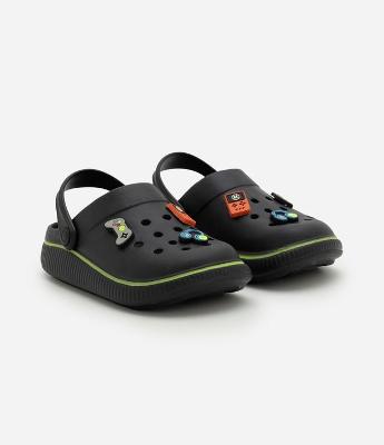 Sandália Infantil Babuche com Pins Gamer e Alça Traseira – Tam 27 ao 36