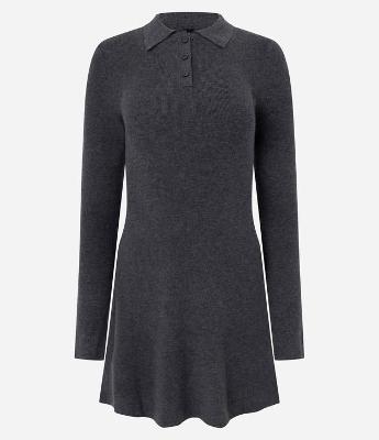 Vestido Curto em Tricô com Gola Polo