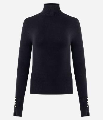 Blusa em Tricô com Gola Alta e Botões nas Mangas