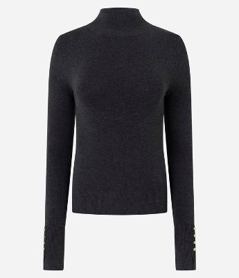 Blusa em Tricô com Manga Longa e Gola Alta