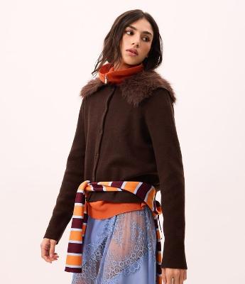 Cardigan Curto em Tricô com Pelo na Gola