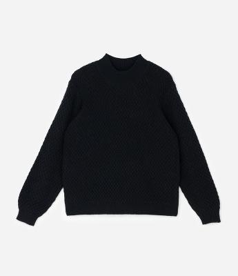 Casaco em Tricô Geométrico com Golinha Curve & Plus Size