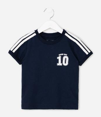 Camiseta Infantil com Lettering Game Day e Listras Contrastante – Tam 1 a 6 Anos
