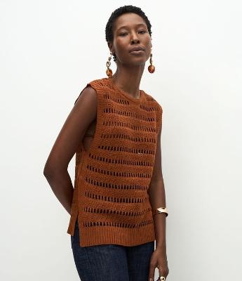 Blusa com Ponto Furadinho e Recorte Lateral