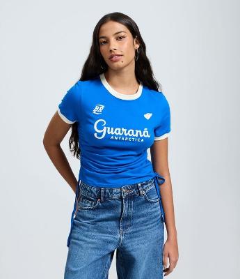 Camiseta em Algodão com Estampa Guaraná e Amarração Lateral